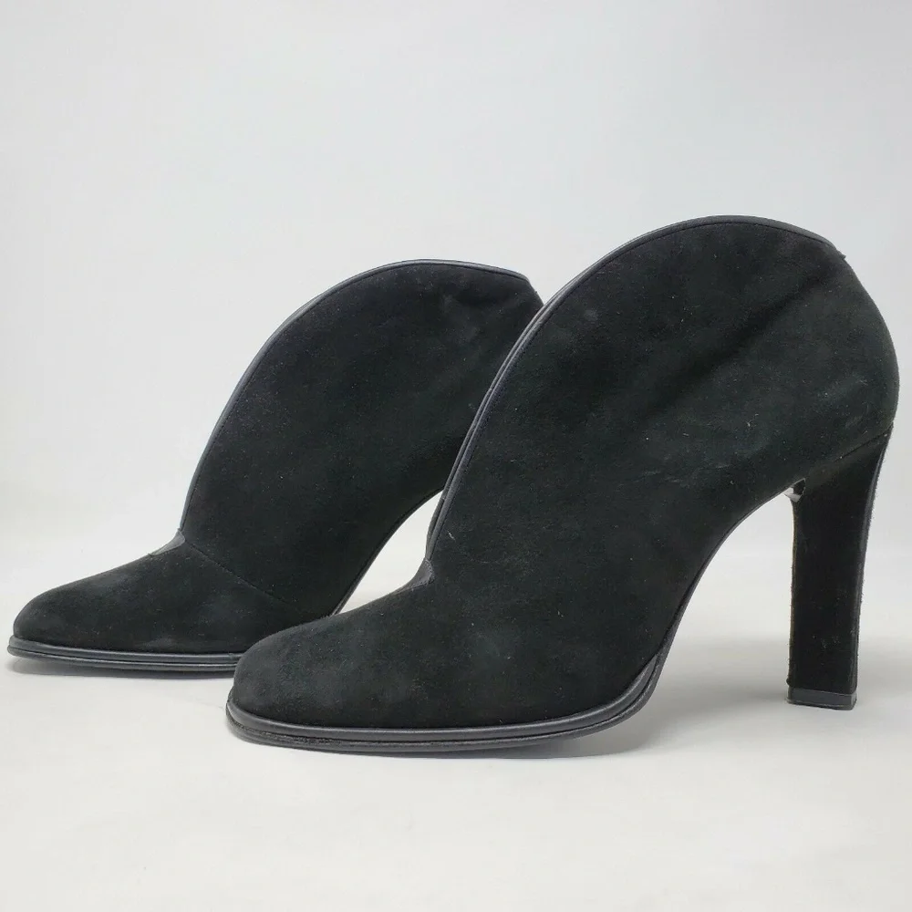 Richard Tyler Women's Black Suede Booties Heels
